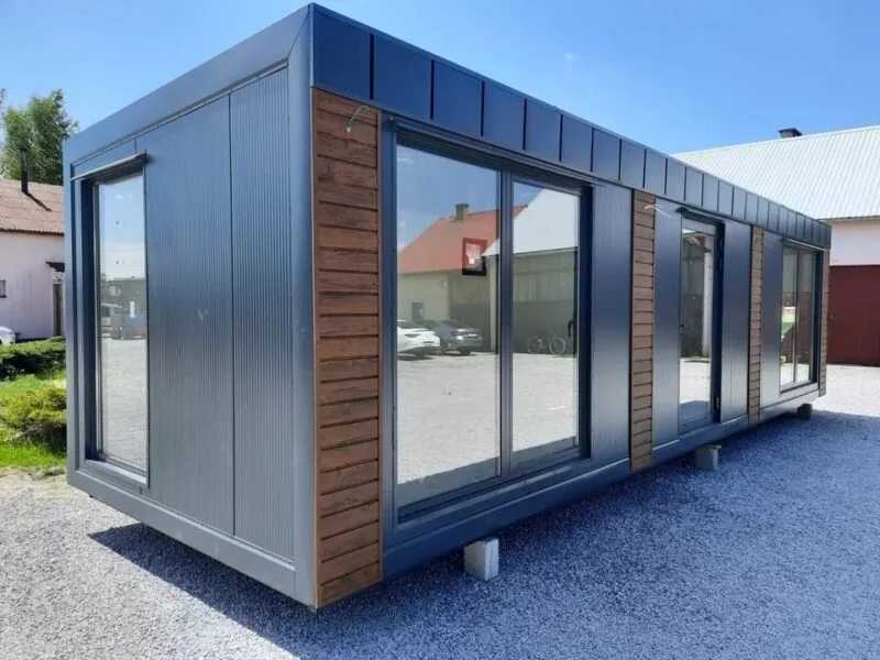 CAMERA DA LETTO E SOGGIORNO IN UN CONTAINER DA 12 METRI