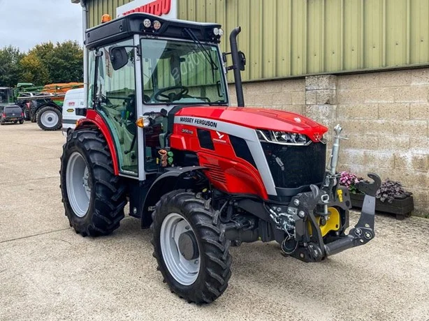 Trattore Massey Ferguson 3FR.115 del 2023